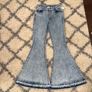 NWT just bought these and have not worn them yet, a size medium